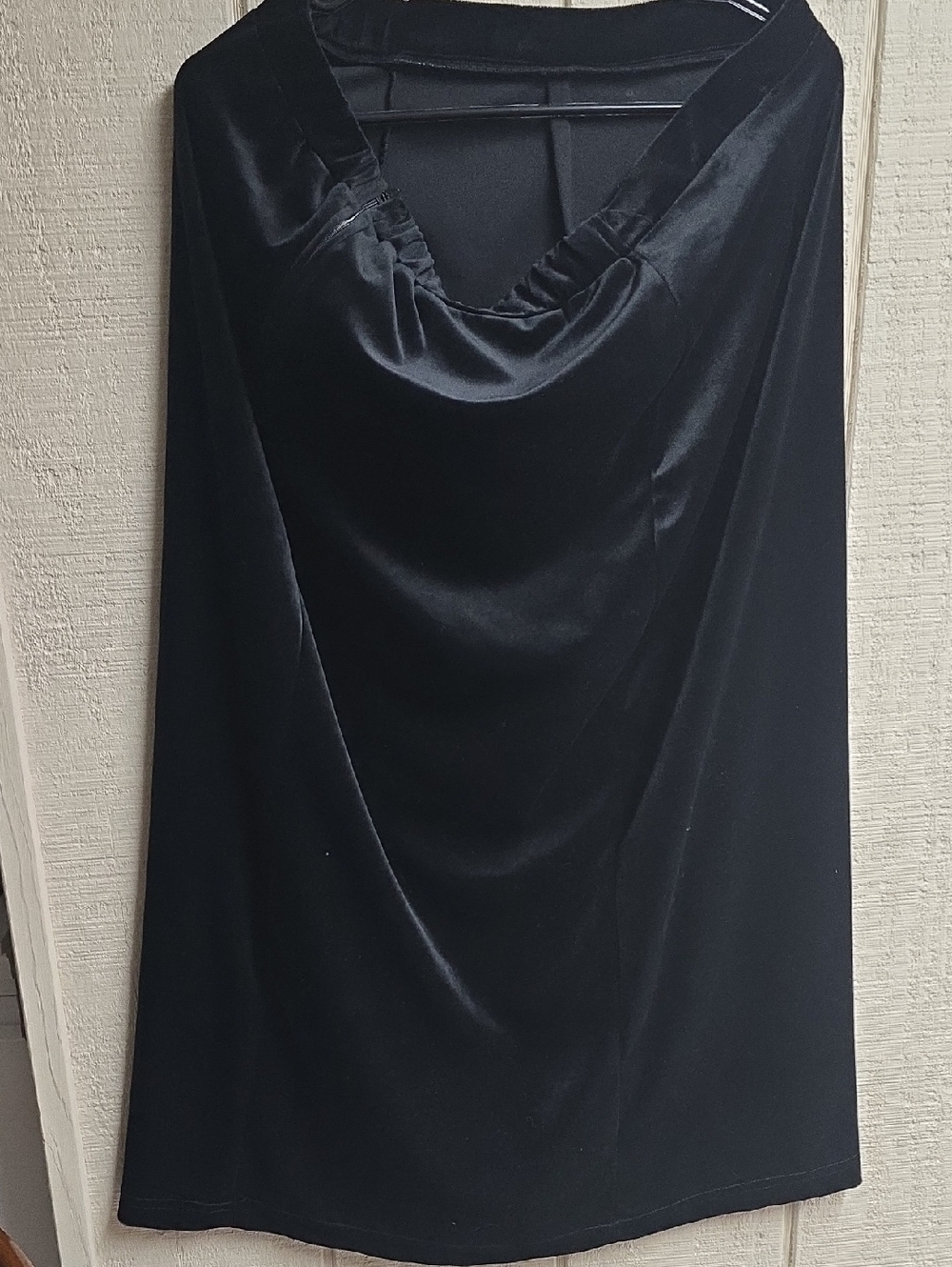 Elegant Black Velvet Women's Skirt